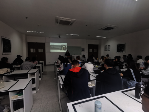 2018级地理信息科学专业举行考研经验分享会
